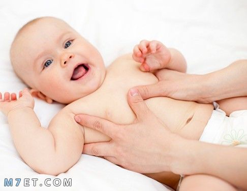 مراحل تطور الطفل بعد الولادة
