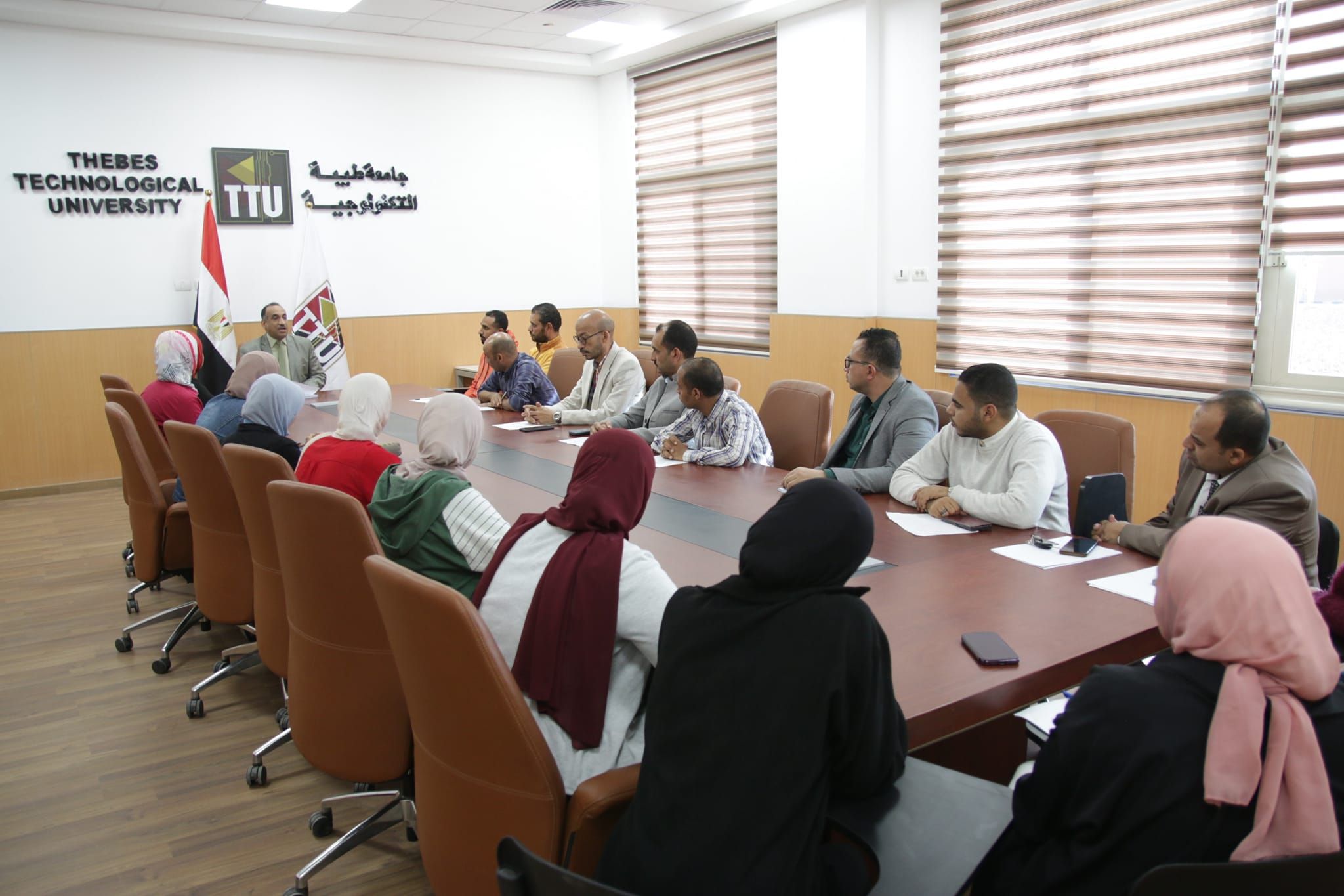 مناقشة وضع خطة لتطوير البرامج الدراسية بجامعة طيبة