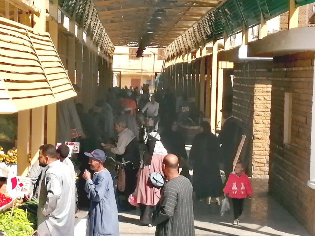 المحافظة افتتحت سوق خضار شرق السكة