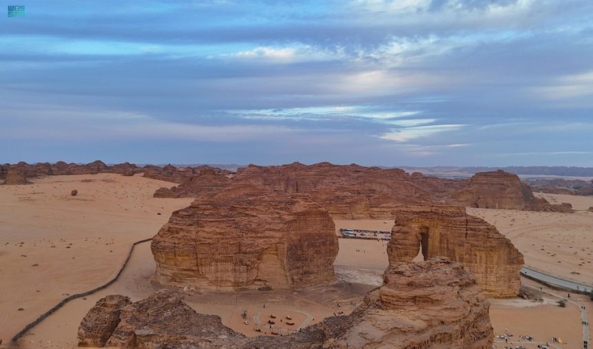 جبل الفيل من الوجهات السياحية البارزة في محافظة العُلا - واس