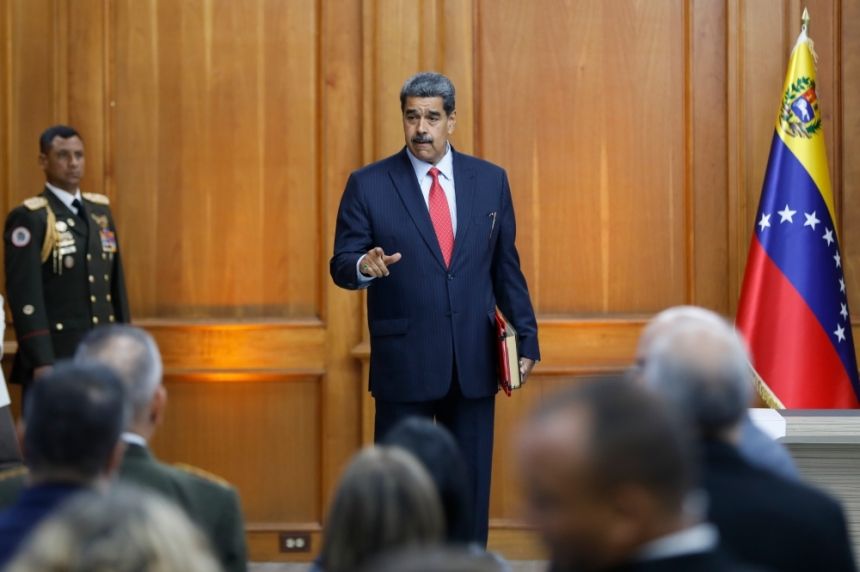 الرئيس الفنزويلي نيكولاس مادورو (د ب أ)