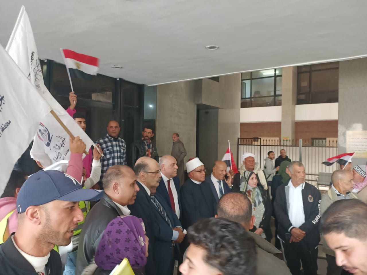 جانب من المتابعة