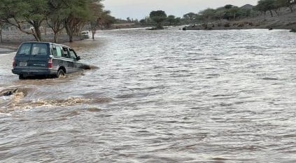 إحالة متهور عبر أحد الأودية إلى الهيئة المرورية