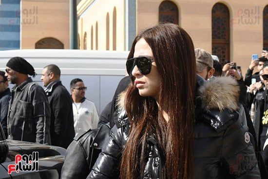 جنازة والد ياسمين عبد العزيز وحالة من الحزن (2) جنازة والد ياسمين عبد العزيز وحالة من الحزن (2)
