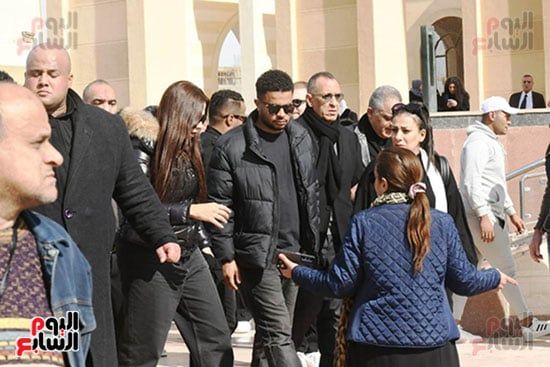 جانب من الحضور (1) جانب من الحضور (1)