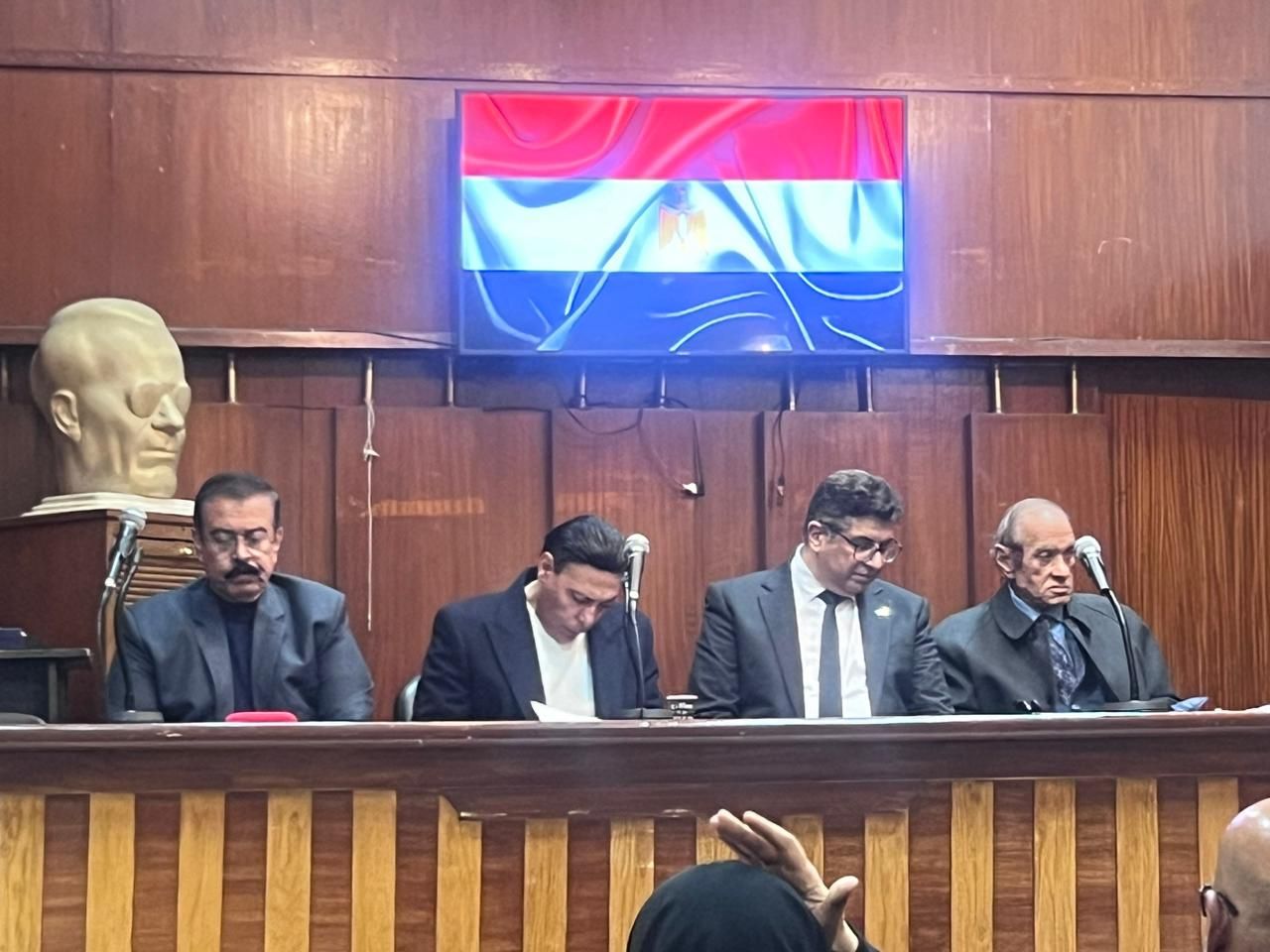 الغيطي عن بشير الديك مشروعه كان بناء إنسان سوي (2) الغيطي عن بشير الديك مشروعه كان بناء إنسان سوي (2)