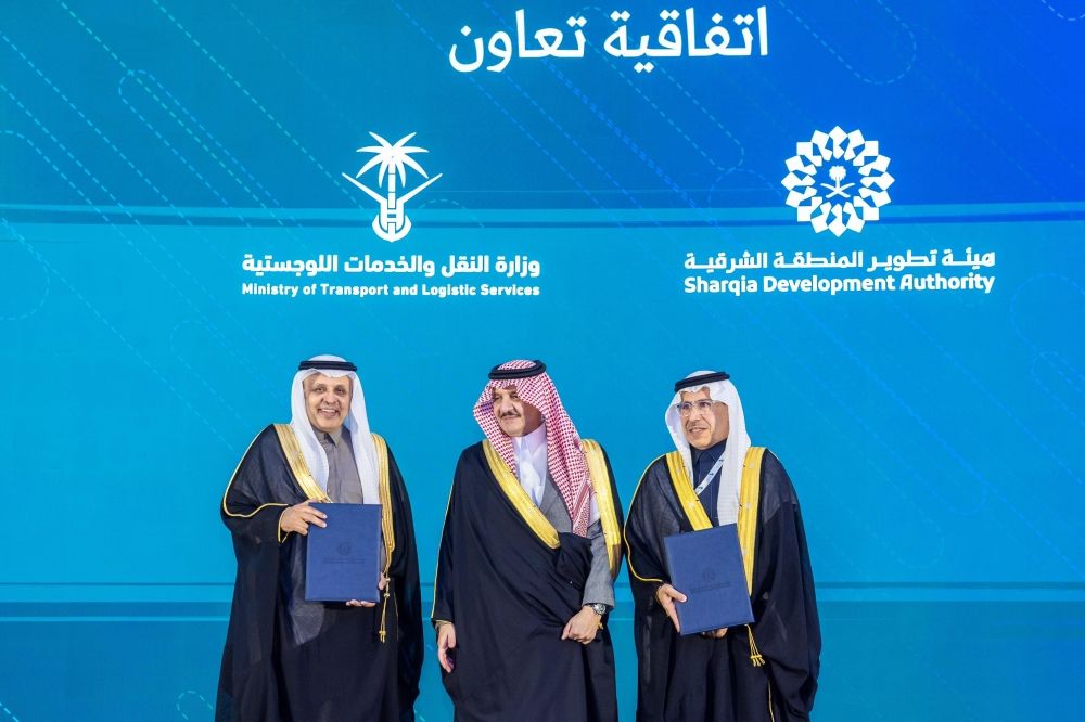 أمير الشرقية خلال حفل تدشين ملتقى الطرق والنقل بالمنطقة الشرقية