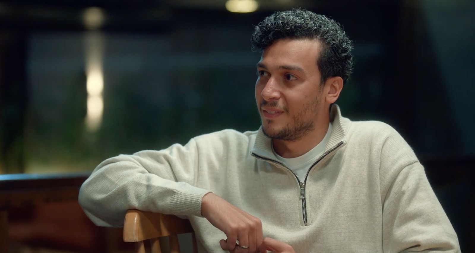 أحمد عبد الوهاب في مأزق بسبب خطيبته في مسلسل الكابتن (1) أحمد عبد الوهاب في مأزق بسبب خطيبته في مسلسل الكابتن (1)