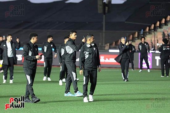 لاعبى الزمالم فى أرض الملعب لاعبى الزمالم فى أرض الملعب