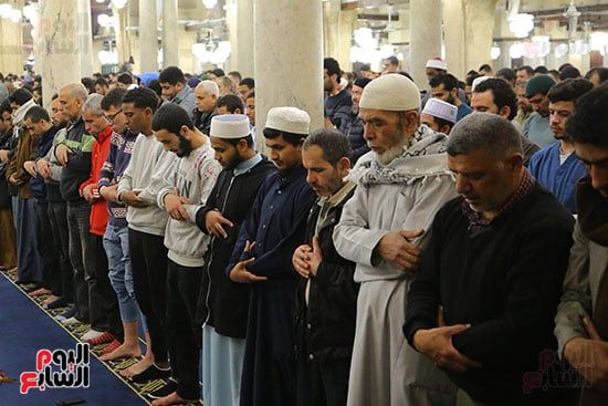 صلاة العشاء والتراويح بالجامع الأزهر صلاة العشاء والتراويح بالجامع الأزهر