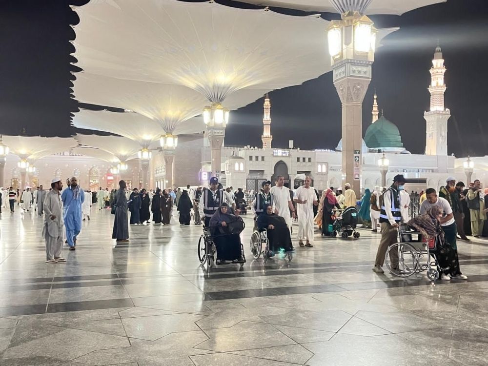 الكشافة في خدمة زوار المسجد النبوي الشريف
