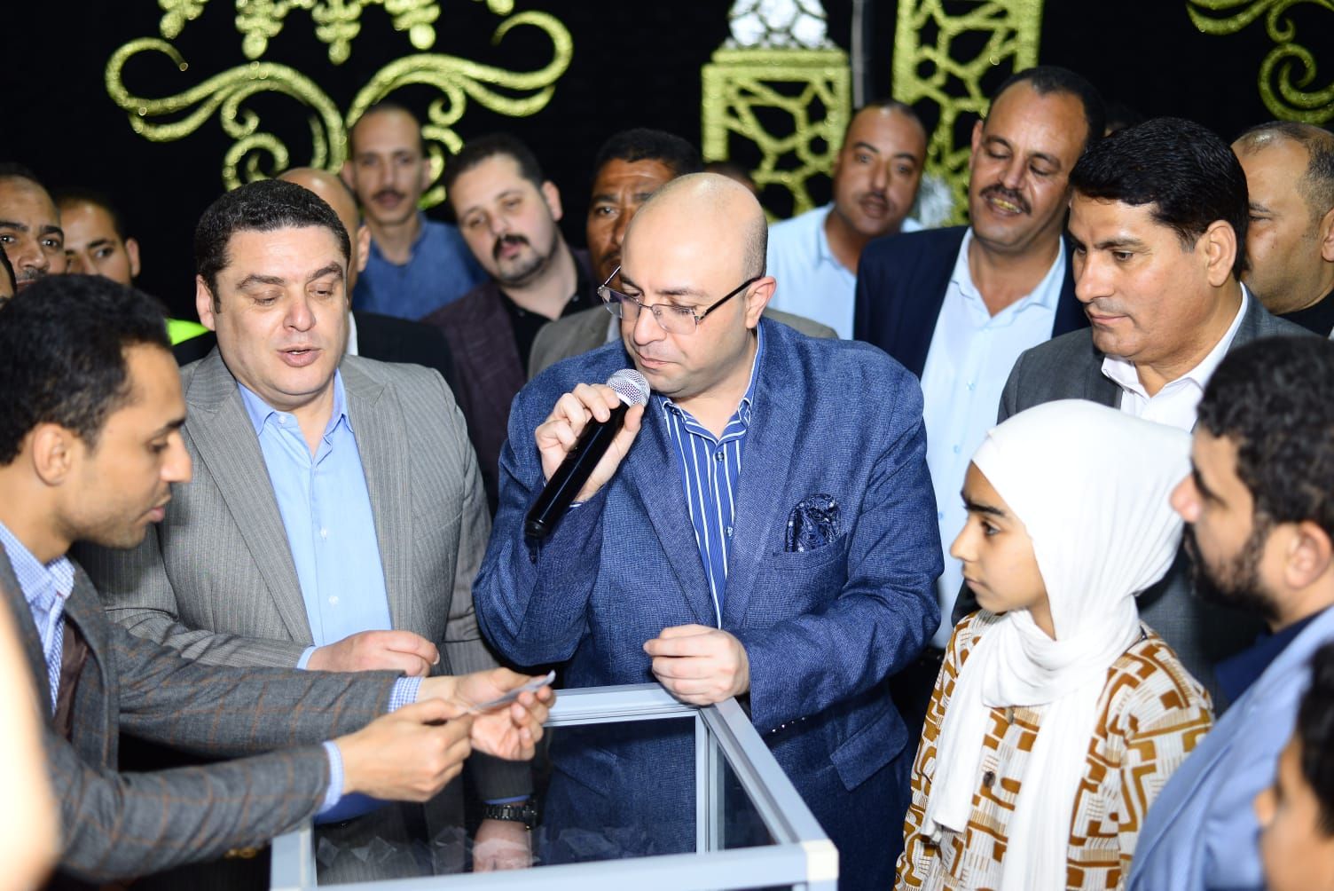 محافظ بني سويف يعلن اسماء الفائزين محافظ بني سويف يعلن اسماء الفائزين