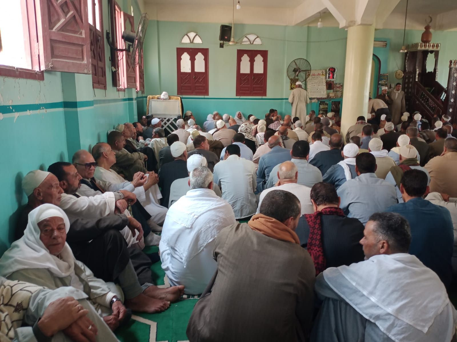 جانب من تشييع جثمان الشيخ فوزى عبد الغفار جانب من تشييع جثمان الشيخ فوزى عبد الغفار