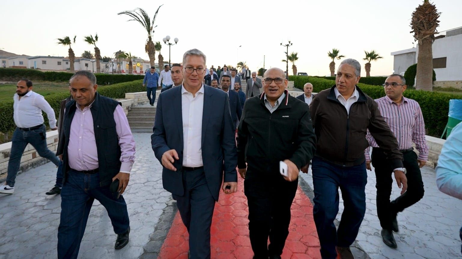 زيارة المهندس كريم بدوى وزير البترول والثروة المعدنية، موقع شركتى جابكو والعامة للبترول بمنطقة خليج السويس (1) زيارة المهندس كريم بدوى وزير البترول والثروة المعدنية، موقع شركتى جابكو والعامة للبترول بمنطقة خليج السويس (1)
