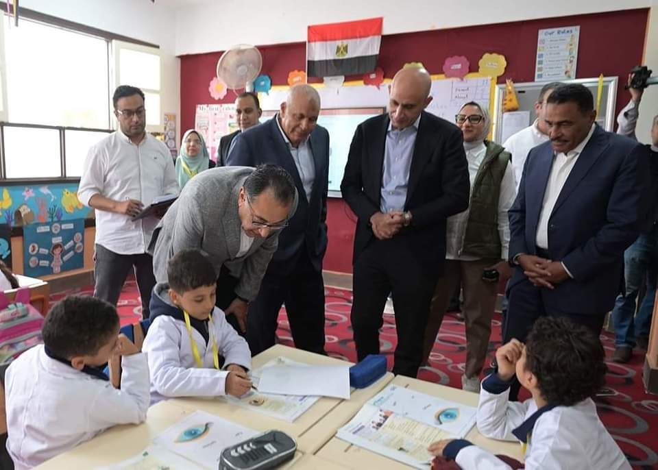 رئيس الوزراء والطلاب رئيس الوزراء والطلاب