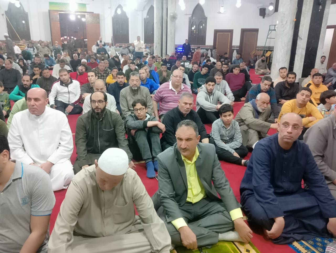 الحضور بمسجد الفتح الحضور بمسجد الفتح