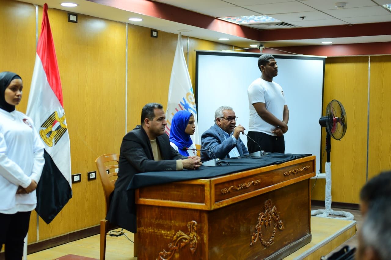رئيس مدينة الأقصر ووكيل التضامن يناقشان التجهيزات النهائية لإفطار 27 رمضان رئيس مدينة الأقصر ووكيل التضامن يناقشان التجهيزات النهائية لإفطار 27 رمضان