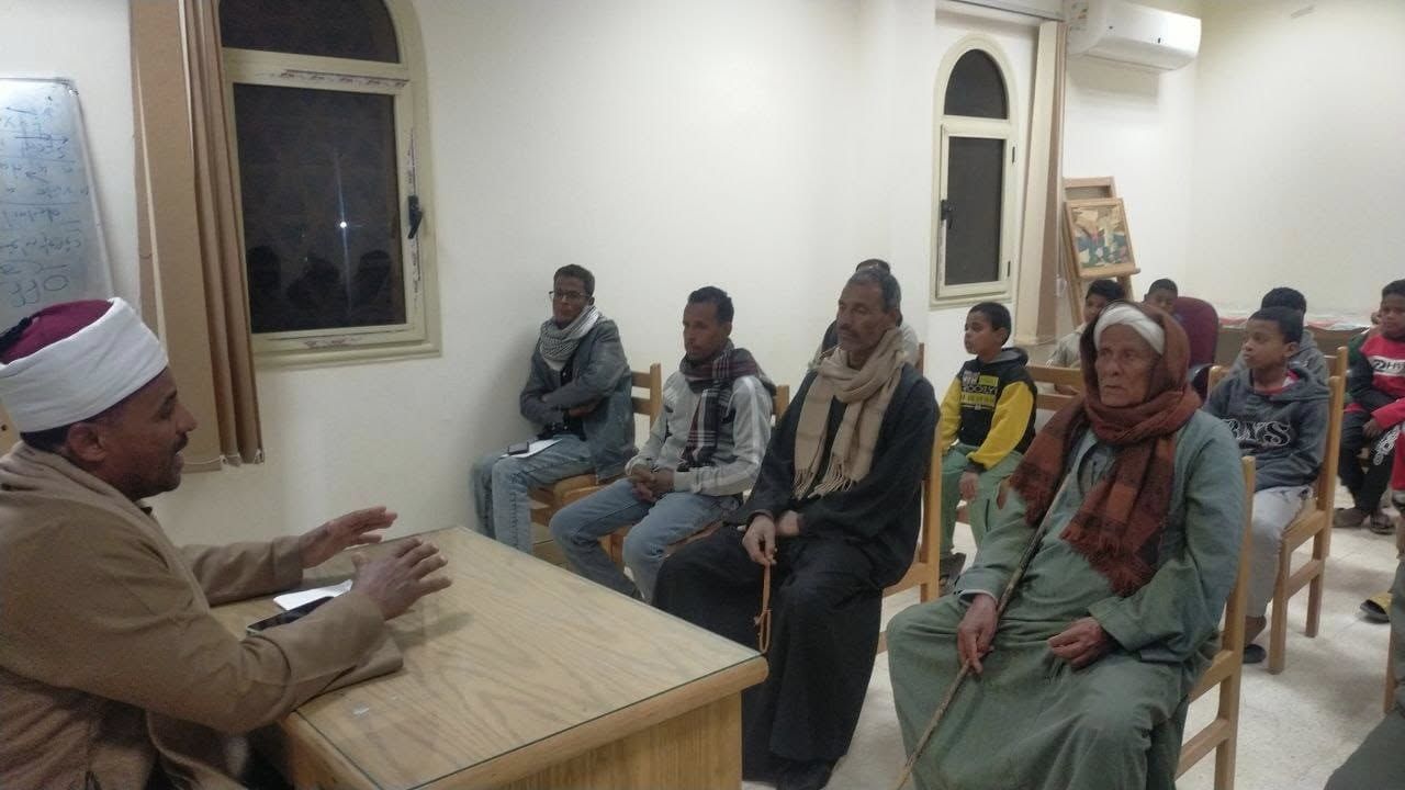 جانب من المحاضرات واللقاءات التوعوية حول الأقصر جانب من المحاضرات واللقاءات التوعوية حول الأقصر