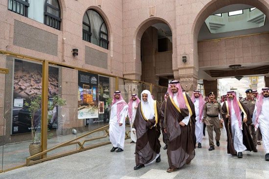 أمير منطقة المدينة المنورة يُدشّنُ المرافقَ الحديثةَ (3) أمير منطقة المدينة المنورة يُدشّنُ المرافقَ الحديثةَ (3)