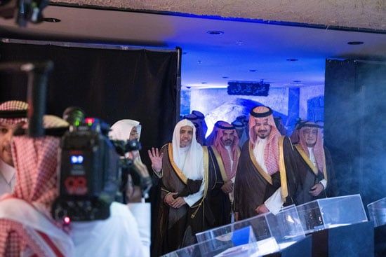 أمير منطقة المدينة المنورة يُدشّنُ المرافقَ الحديثةَ (11) أمير منطقة المدينة المنورة يُدشّنُ المرافقَ الحديثةَ (11)