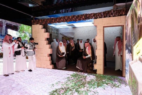 أمير منطقة المدينة المنورة يُدشّنُ المرافقَ الحديثةَ (10) أمير منطقة المدينة المنورة يُدشّنُ المرافقَ الحديثةَ (10)