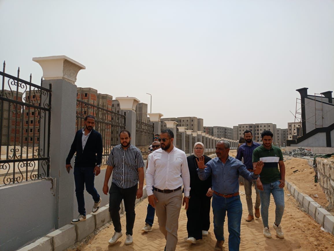 خلال جوله نائب رئيس جهاز مدينه اكتوبر الجديدة لمشروع سكن لكل المصريين (7) خلال جوله نائب رئيس جهاز مدينه اكتوبر الجديدة لمشروع سكن لكل المصريين (7)