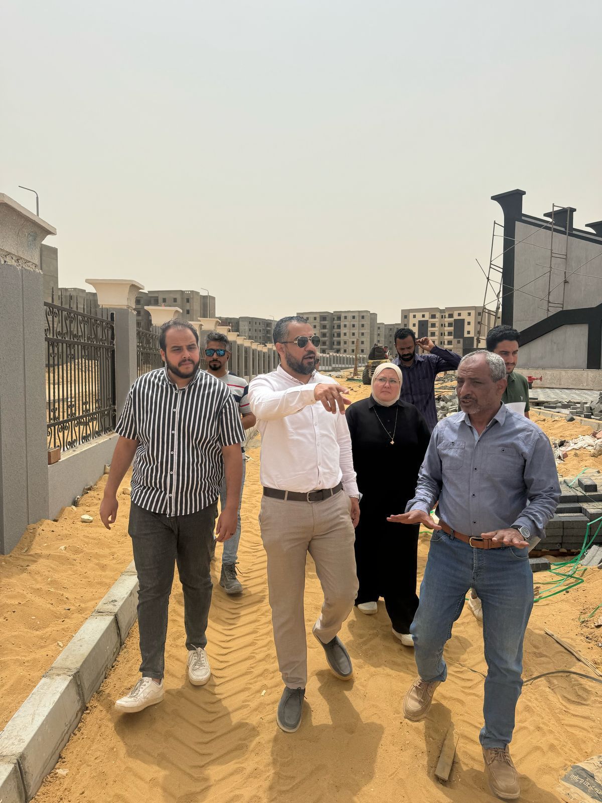 خلال جوله نائب رئيس جهاز مدينه اكتوبر الجديدة لمشروع سكن لكل المصريين (6) خلال جوله نائب رئيس جهاز مدينه اكتوبر الجديدة لمشروع سكن لكل المصريين (6)