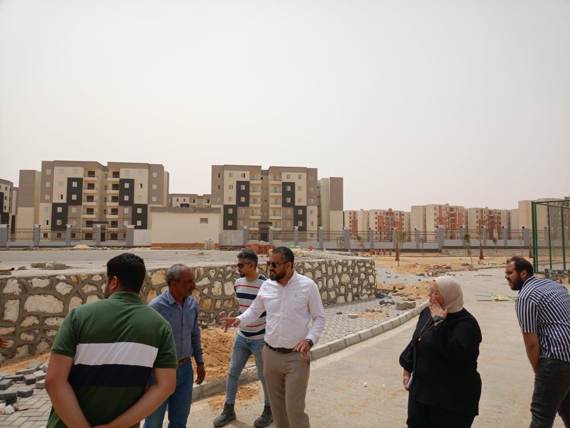 خلال جوله نائب رئيس جهاز مدينه اكتوبر الجديدة لمشروع سكن لكل المصريين (11) خلال جوله نائب رئيس جهاز مدينه اكتوبر الجديدة لمشروع سكن لكل المصريين (11)