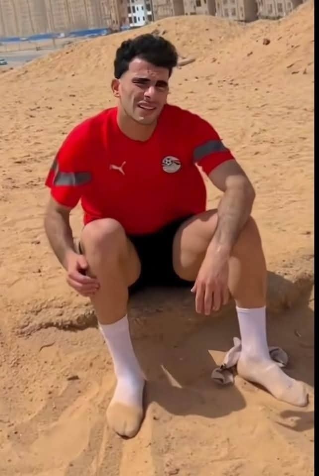 زيزو على الرمل زيزو على الرمل