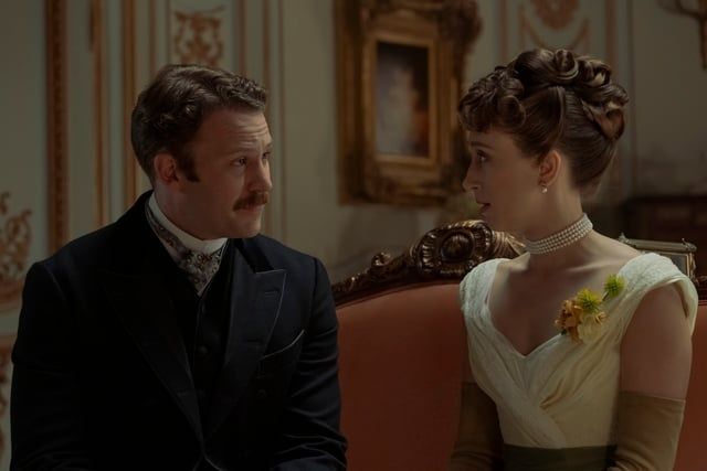 مشهد من الموسم الثالث من The Gilded Age مشهد من الموسم الثالث من The Gilded Age