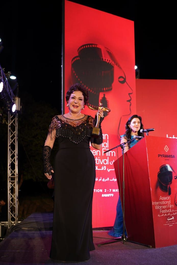 تكريم الفنانة لبلبة (1) تكريم الفنانة لبلبة (1)