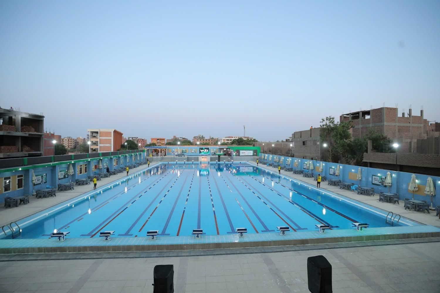 حمام السباحة حمام السباحة