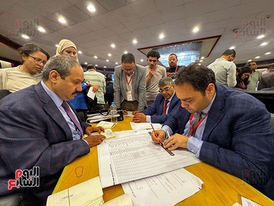 فرز لجان الأعضاء فى عمومية الصحفيين فرز لجان الأعضاء فى عمومية الصحفيين