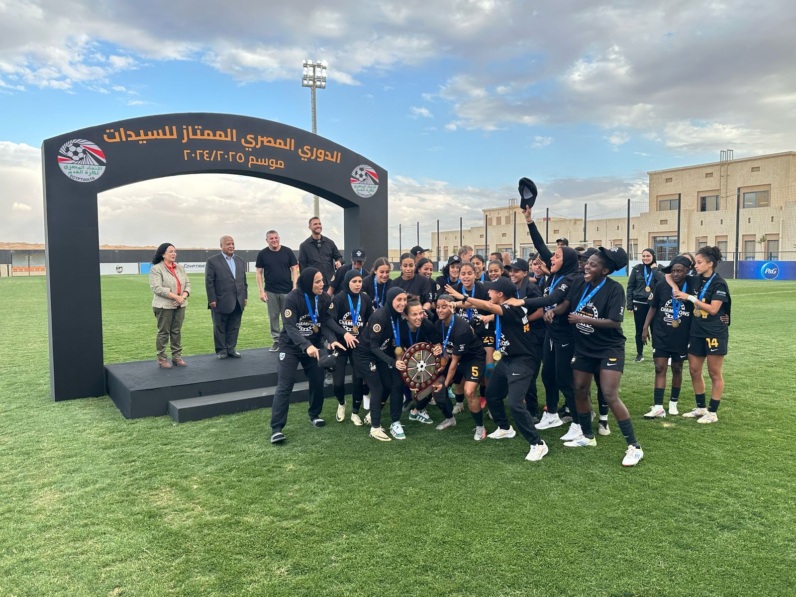 جانب من الاحتفالات جانب من الاحتفالات