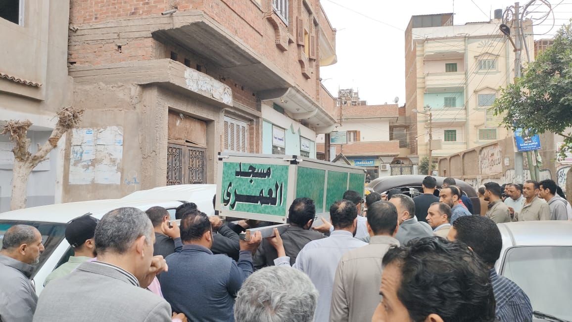 تشييع جنازة الزميل عادل درة بالغربية (2) تشييع جنازة الزميل عادل درة بالغربية (2)