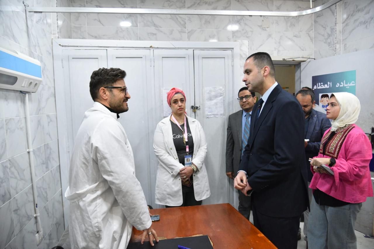 نائب وزير الصحة يقوم بجولة مفاجئة على المنشآت الصحية نائب وزير الصحة يقوم بجولة مفاجئة على المنشآت الصحية