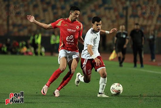 طاهر محمد طاهر خلال المباراة طاهر محمد طاهر خلال المباراة