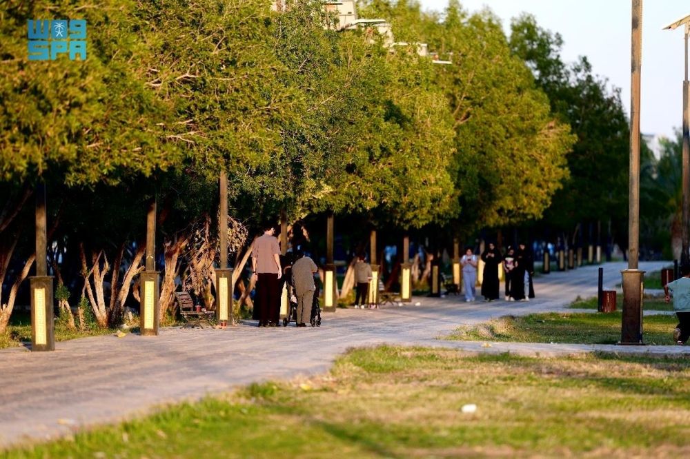 حدائق ومضامير عرعر تستقطب العائلات خلال الإجازة المطولة - واس