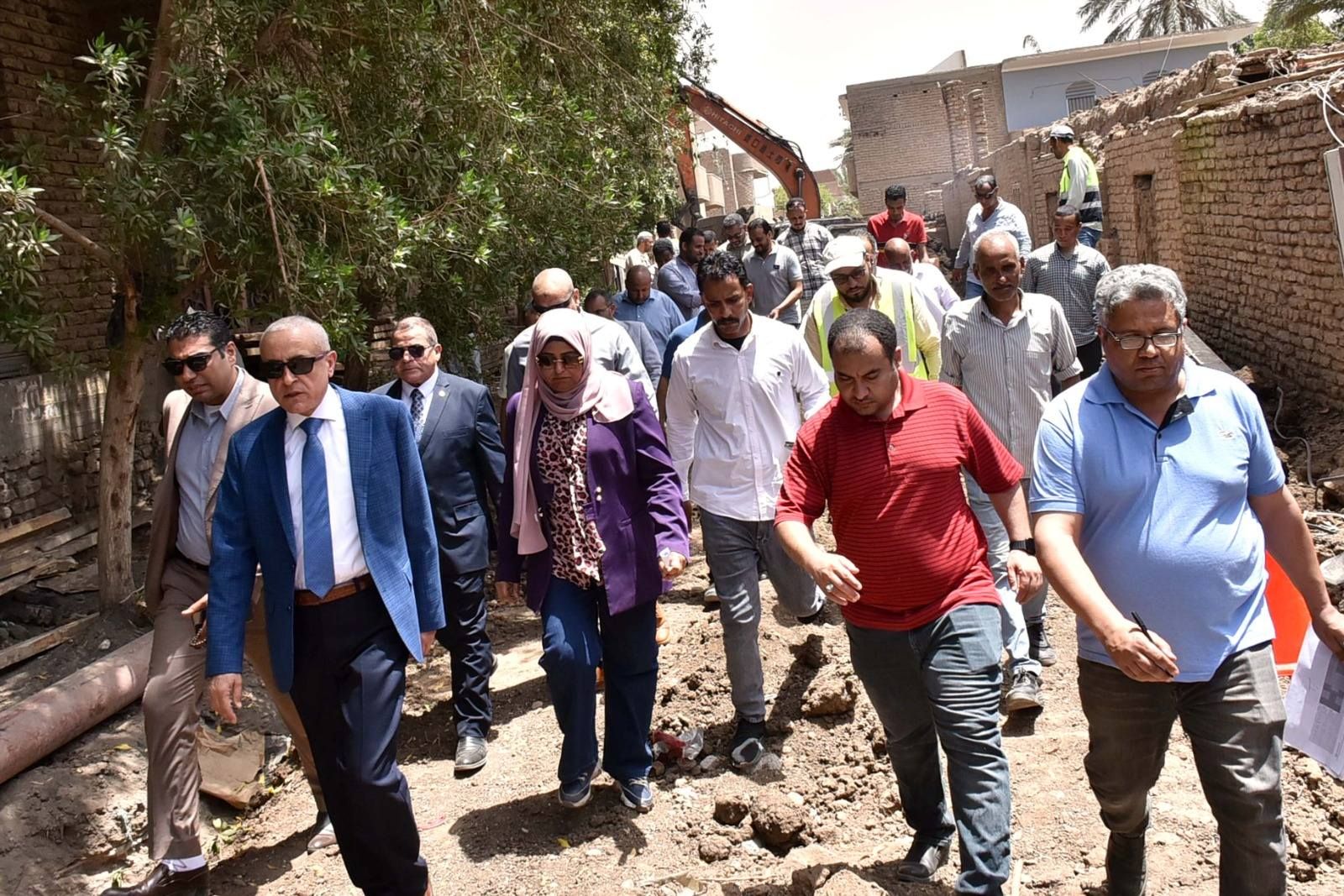 متابعة مشروعات حياة كريمة بقرى مدينة أرمنت متابعة مشروعات حياة كريمة بقرى مدينة أرمنت