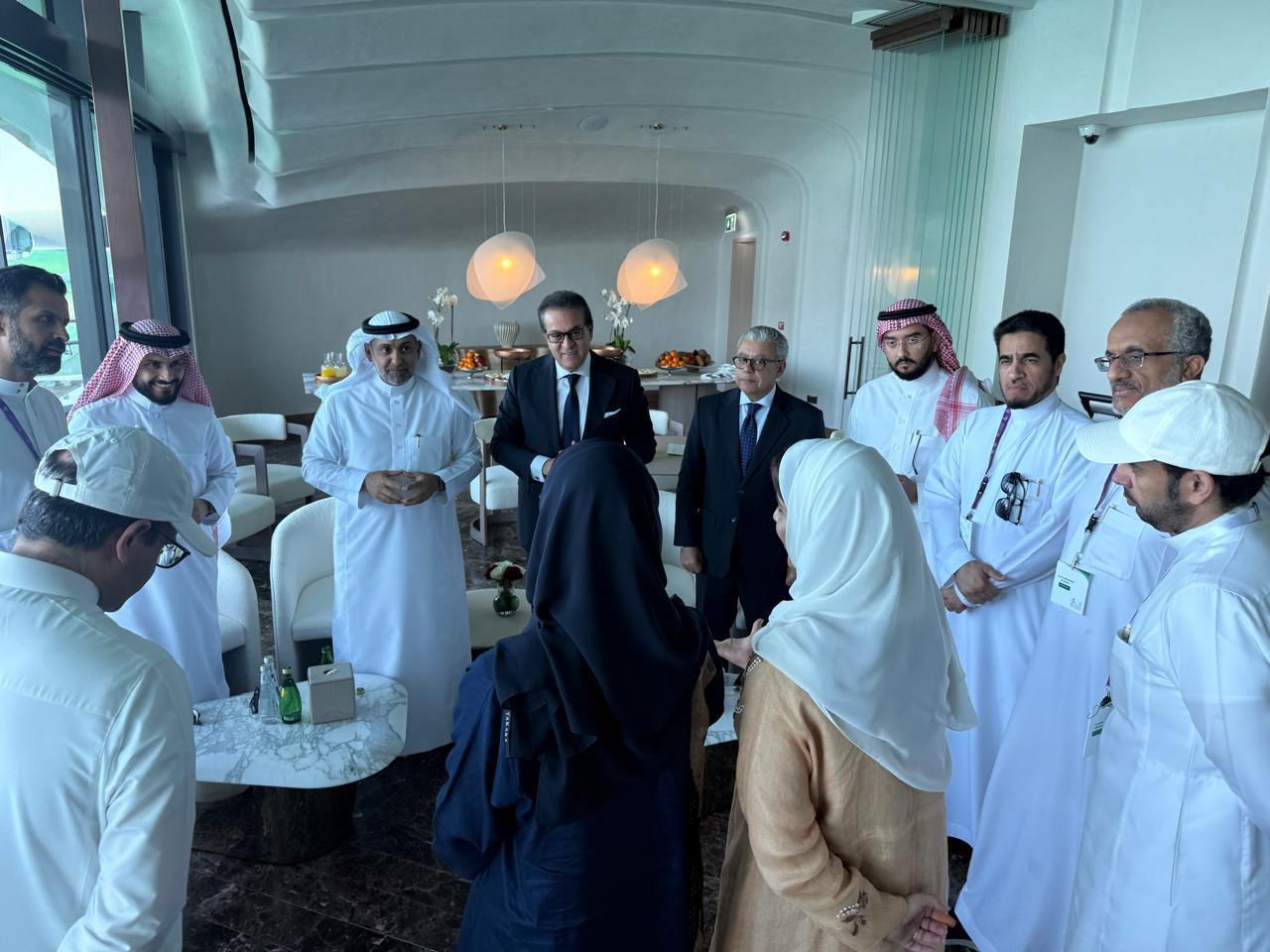 جانب من اللقاء جانب من اللقاء