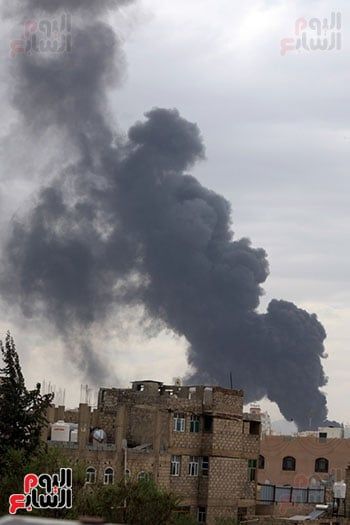 الدخان الكثيف نتيجة الغارات الدخان الكثيف نتيجة الغارات