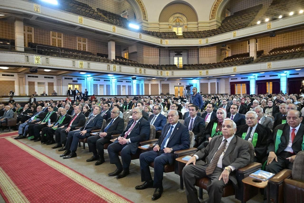 المشاركين من اساتذة كلية الحقوق بجامعة القاهرة فى الاحتفالية المشاركين من اساتذة كلية الحقوق بجامعة القاهرة فى الاحتفالية