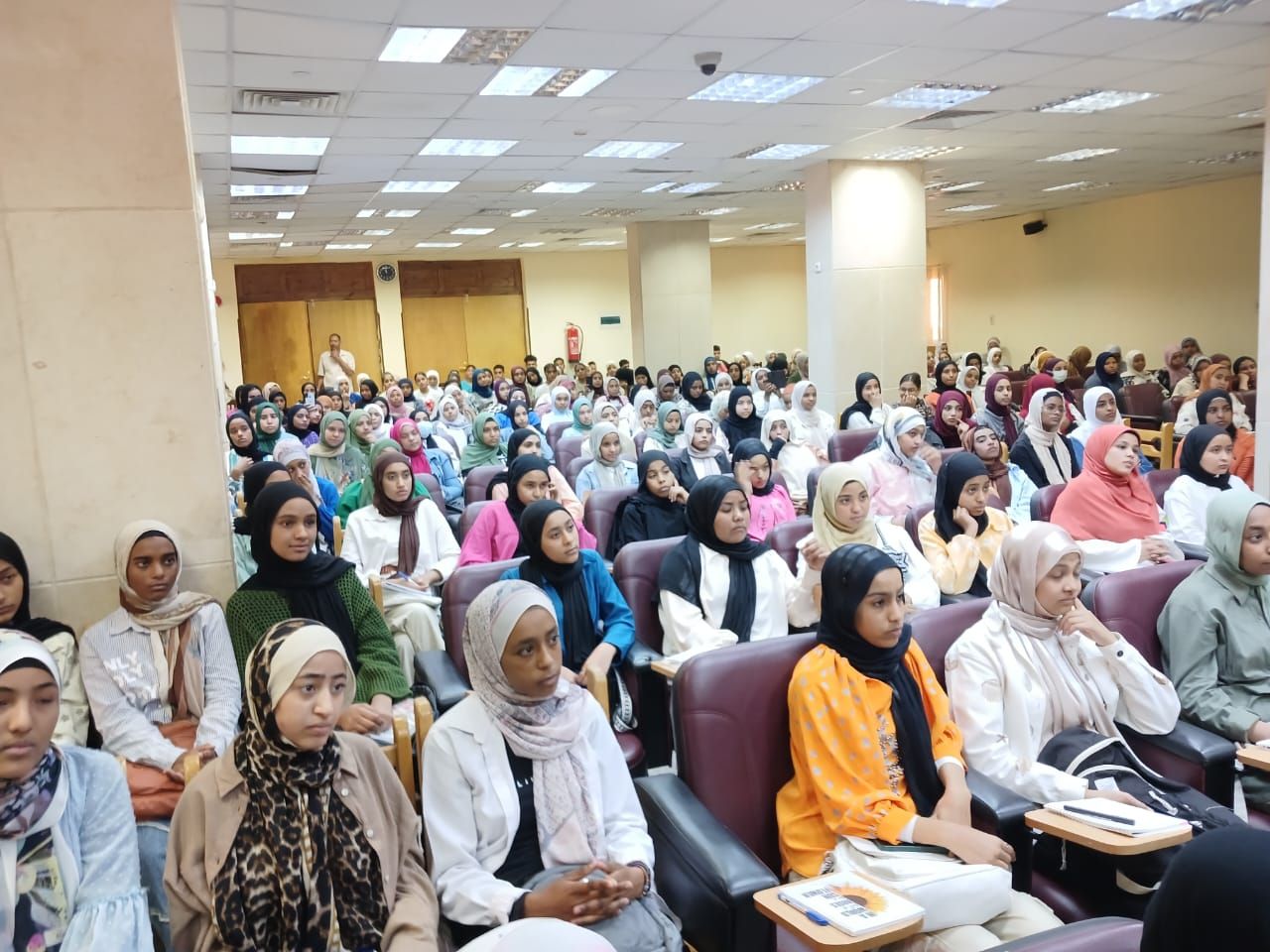 قوافل المراجعة النهائية المجانية لطلاب الشهادة الإعدادية بالأقصر قوافل المراجعة النهائية المجانية لطلاب الشهادة الإعدادية بالأقصر