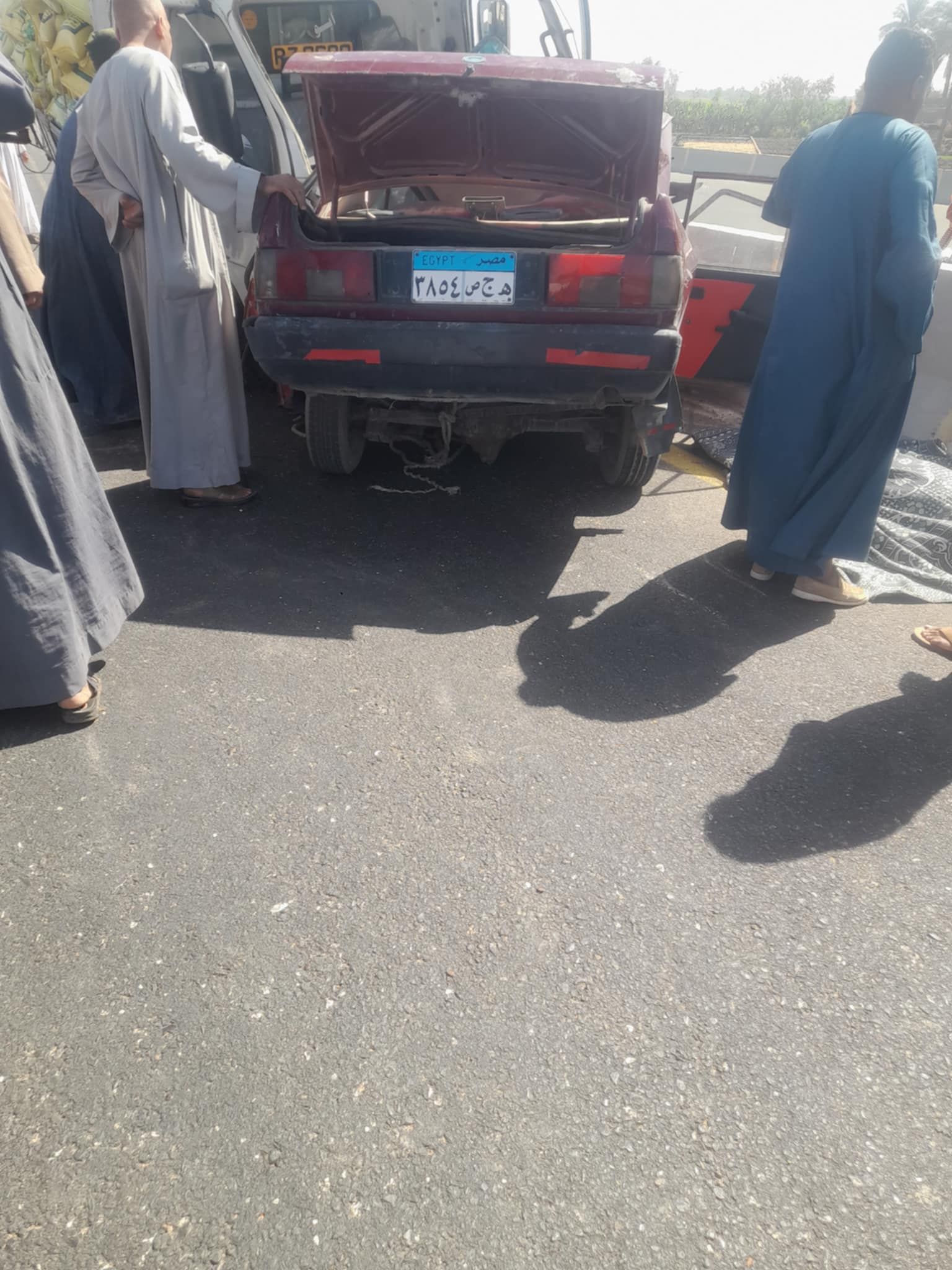 السيارة الملاكى بمكان الحادث السيارة الملاكى بمكان الحادث