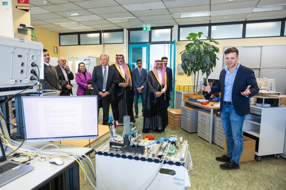 مساعد وزير الصناعة يبحث التعاون في التصنيع المتقدم مع النمسا - واس