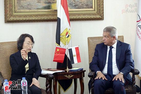 لقاء بين خالد عبدالعزيز والتليفزيون الصيني لقاء بين خالد عبدالعزيز والتليفزيون الصيني