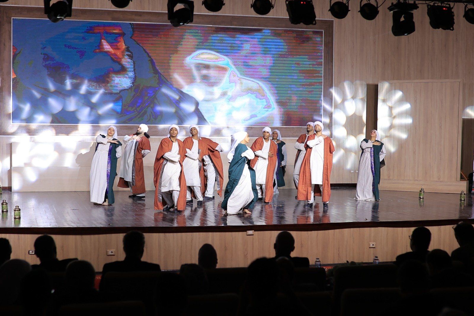 خلال العروض بالمهرجان خلال العروض بالمهرجان