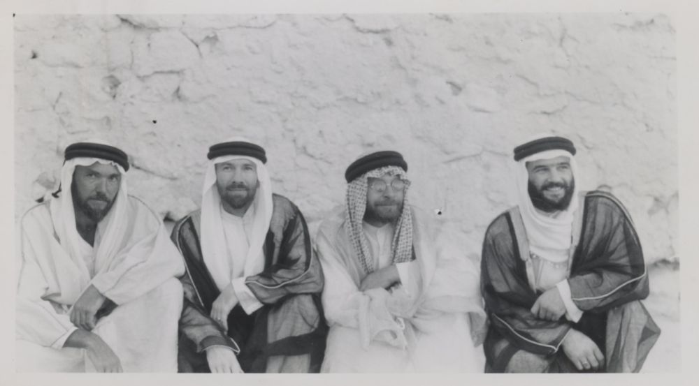 thumbnail_من اليسار إلى اليمين كروغ هنري، هيو بيرتشفيل، بيرت ميلر، وفلكس دريفوس في مقر الجبيل في عام 1934