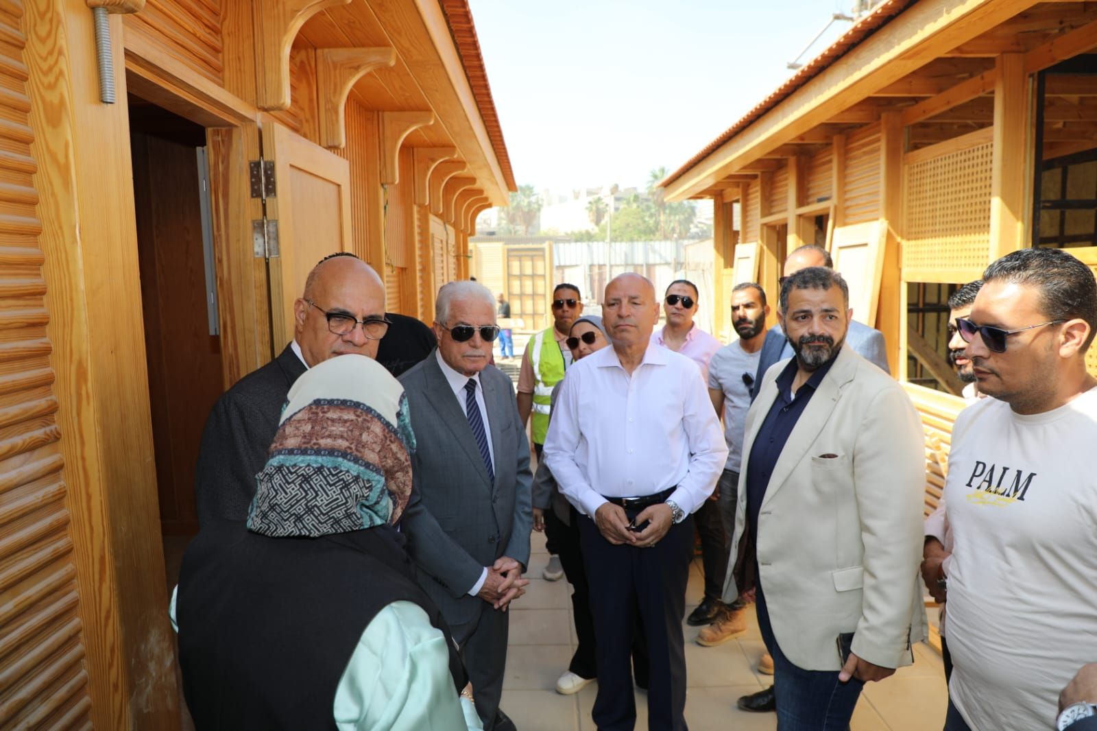 مستشار رئيس الجمهورية ومحافظ القاهرة يتفقدا أعمال تطوير القاهرة الخديوية مستشار رئيس الجمهورية ومحافظ القاهرة يتفقدا أعمال تطوير القاهرة الخديوية