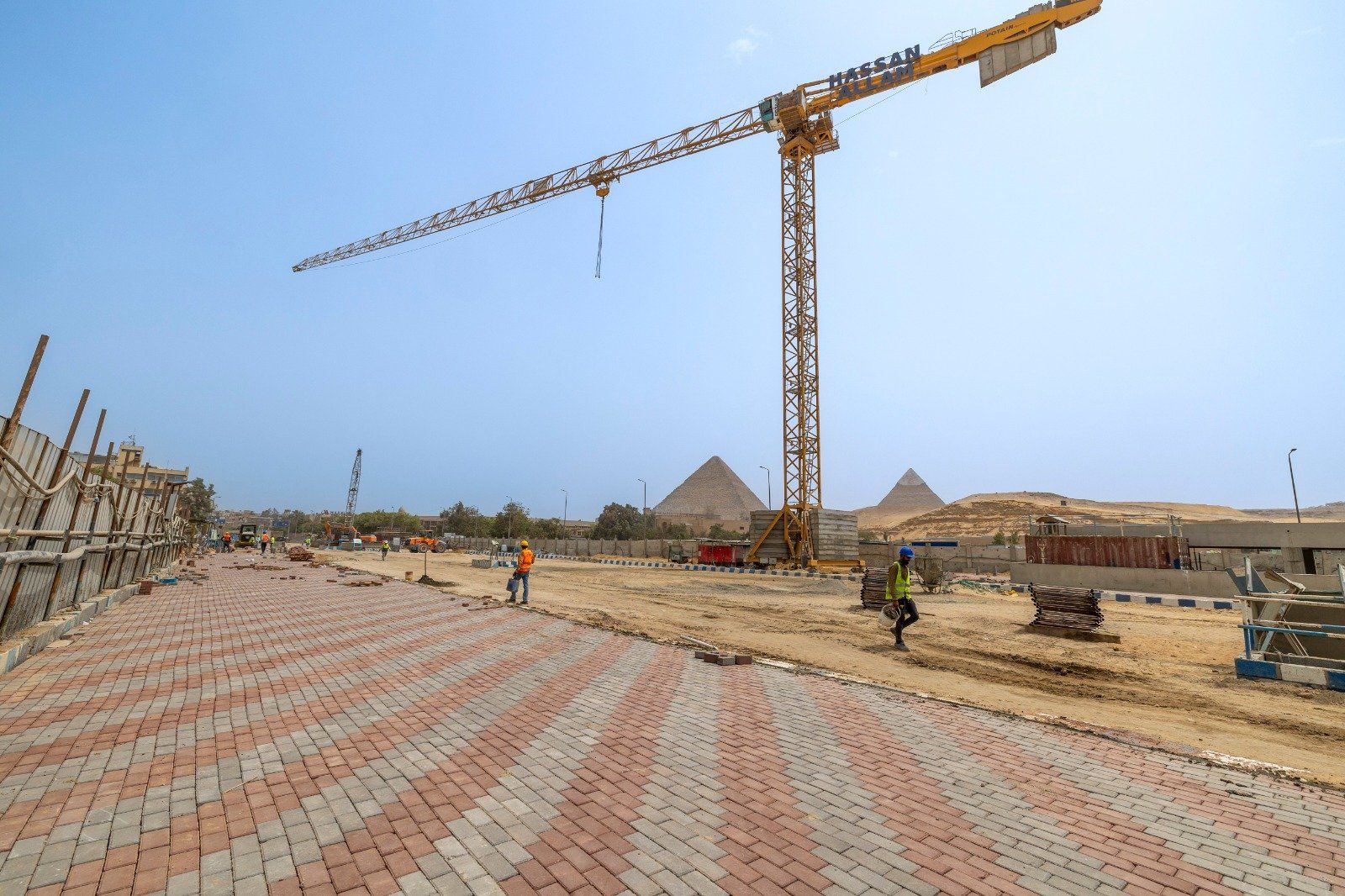 تشطيبات مدخل المحطة تشطيبات مدخل المحطة
